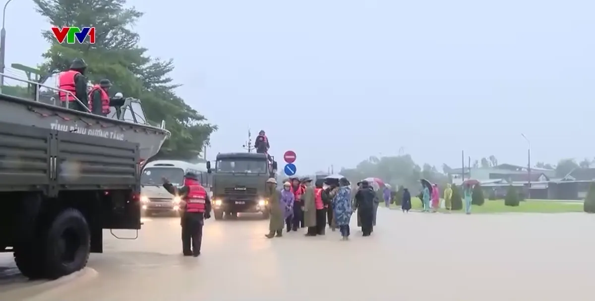 Kh&aacute;nh H&ograve;a cấm xe qua đ&egrave;o Cả, đ&egrave;o Cổ M&atilde; do sạt lở nghi&ecirc;m trọng - Ảnh 5.