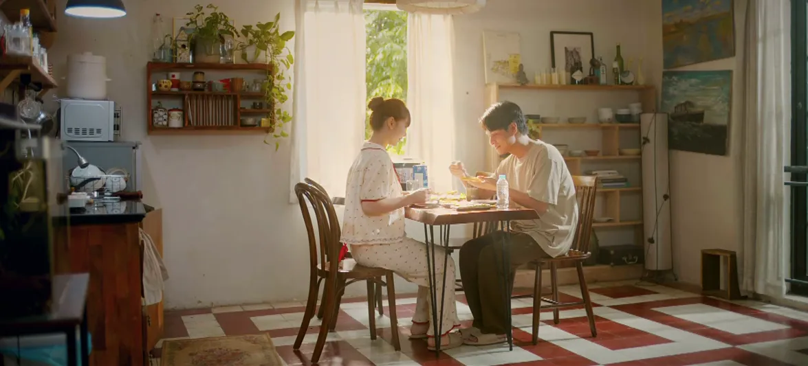 Gió ngang khoảng trời xanh - Tập 45: Buổi tối hàn gắn ngọt lịm của đôi vợ chồng suýt ly hôn Lam - Toàn- Ảnh 6.