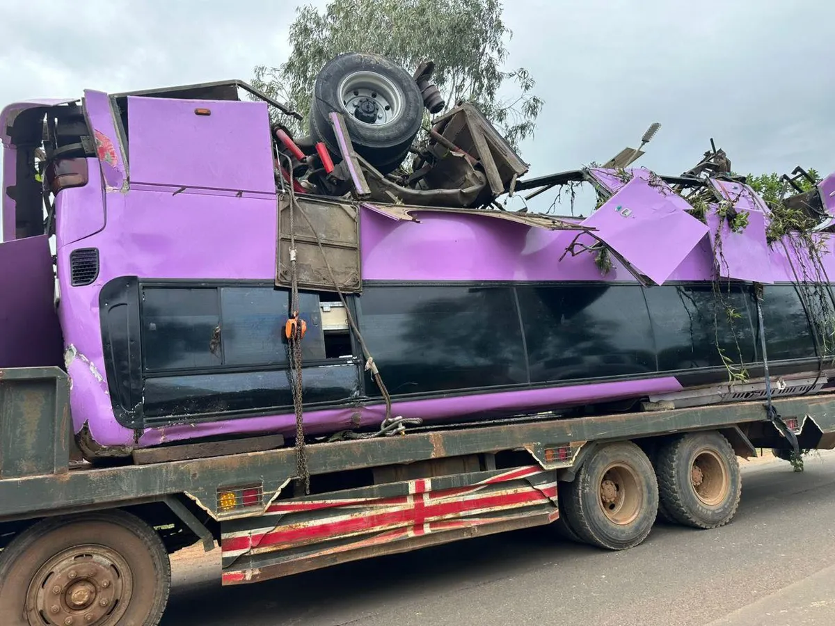 Xe khách giường nằm lao xuống sông tại Campuchia, ít nhất 13 người thiệt mạng- Ảnh 3.