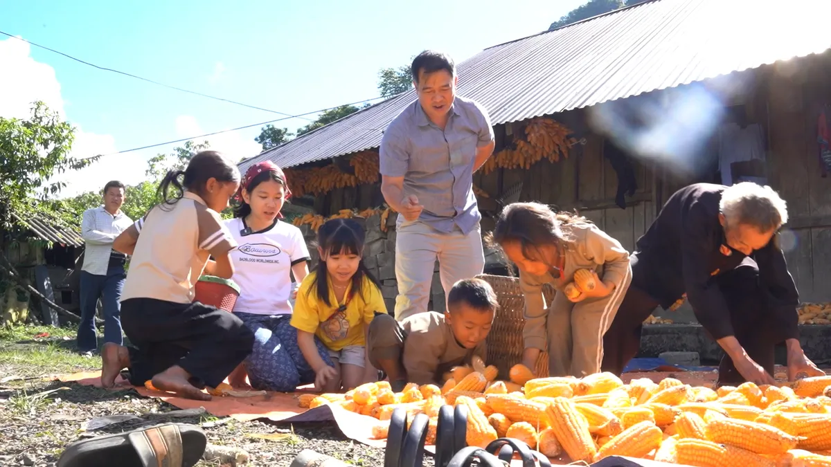 Cha con vạn dặm: Ông bố đưa con gái lên núi trồng sâm và những bài học giá trị  - Ảnh 5.