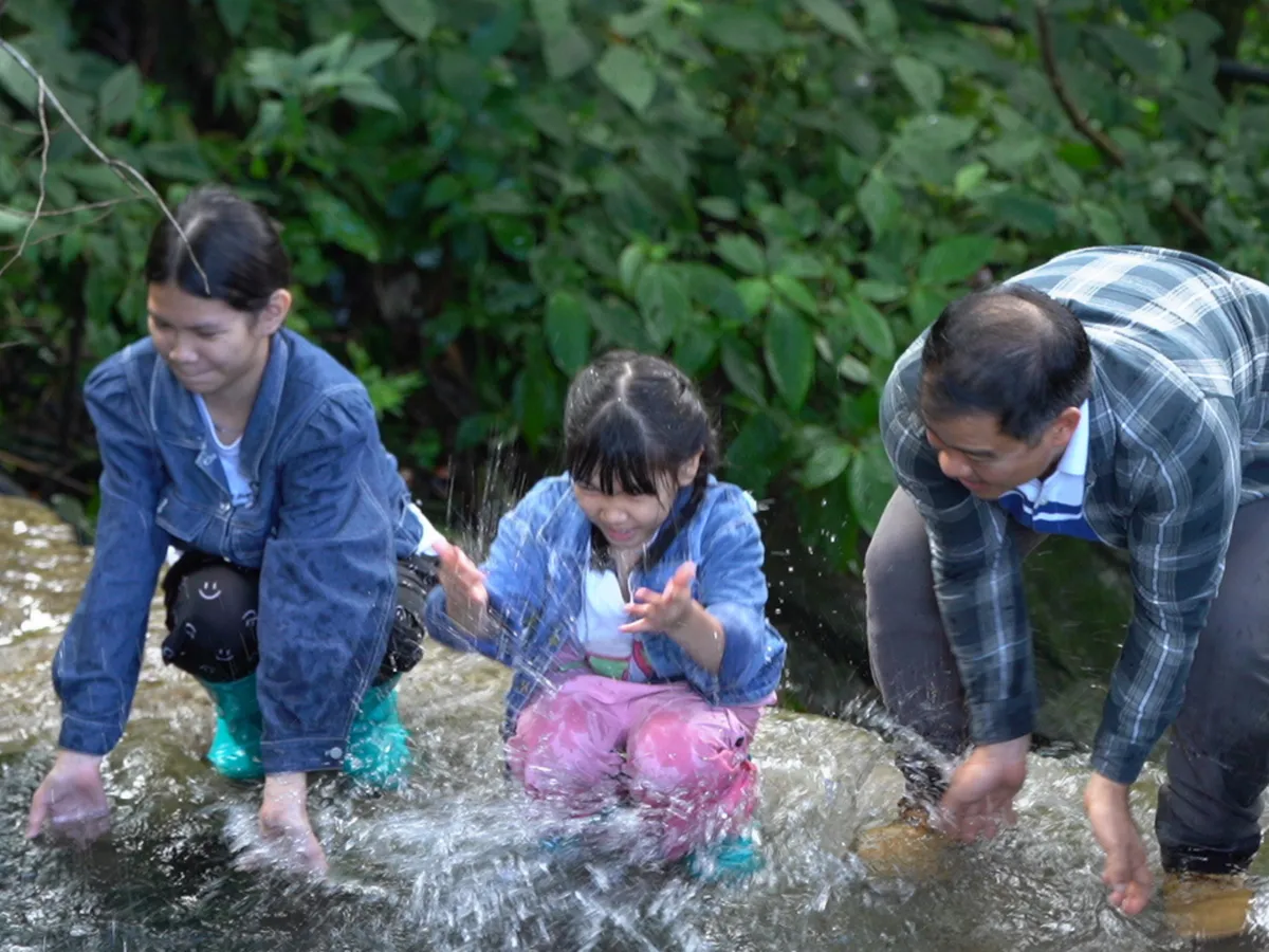 Cha con vạn dặm: Ông bố đưa con gái lên núi trồng sâm và những bài học giá trị  - Ảnh 3.