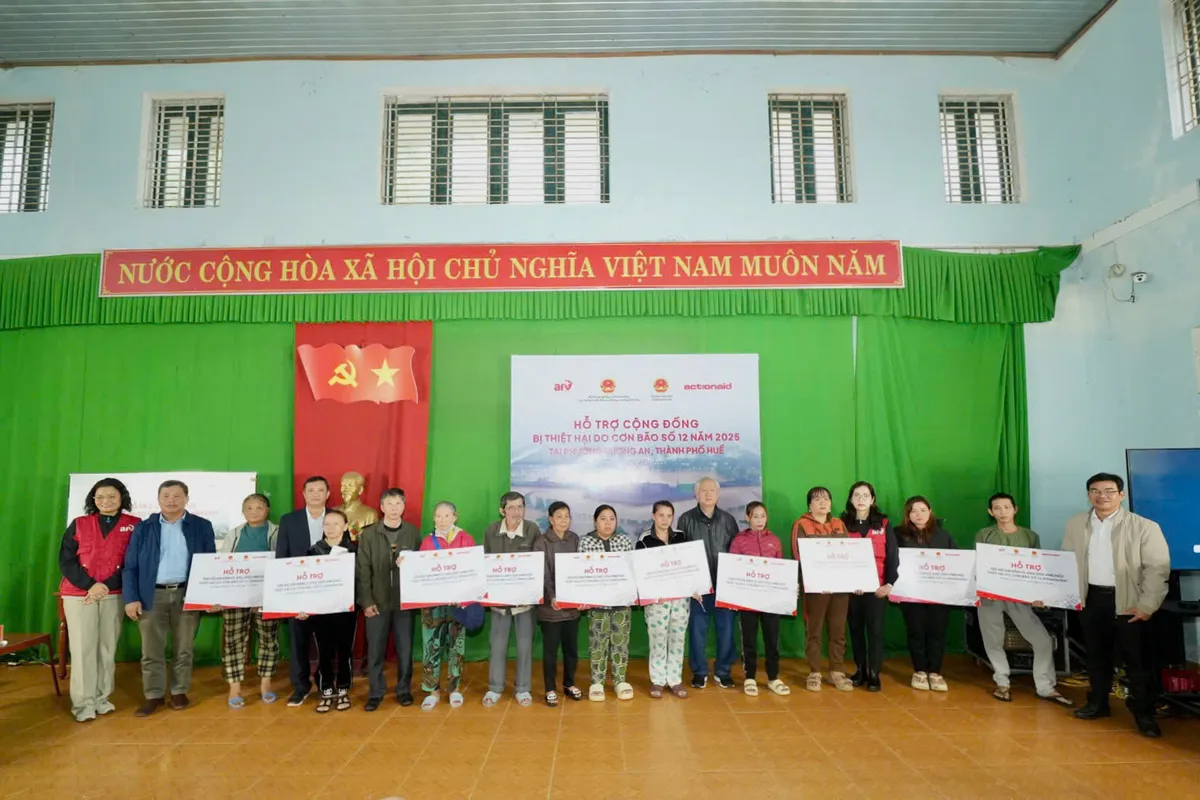 Hỗ trợ người dân nghèo bị ảnh hưởng bởi mưa bão, ngập lụt tại TP Huế - Ảnh 1.