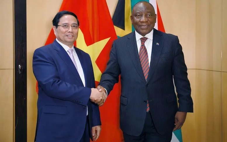 Thủ tướng Chính phủ Phạm Minh Chính và Tổng thống Nam Phi Cyril Ramaphosa - Ảnh: VGP
