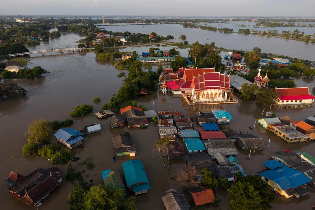 Miền Nam Thái Lan ban bố cảnh báo lũ quét và ngập lụt nghiêm trọng- Ảnh 1.