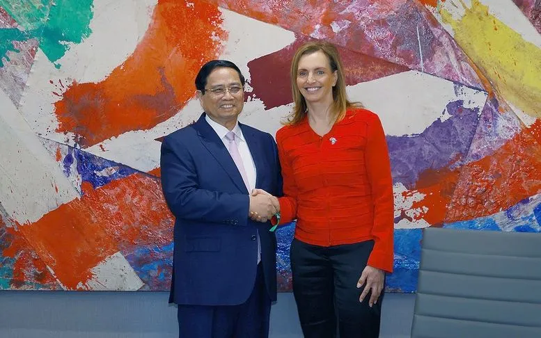 Thủ tướng Phạm Minh Chính tiếp Tổng Giám đốc Thị trường chứng khoán Johannesburg (JSE) Leila Fourie - Ảnh: VGP