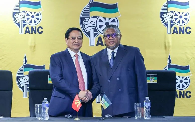 Thủ tướng Chính phủ Phạm Minh Chính tiếp Tổng Thư ký Đảng Đại hội dân tộc Phi (ANC) Fikile Mbalula - Ảnh: VGP