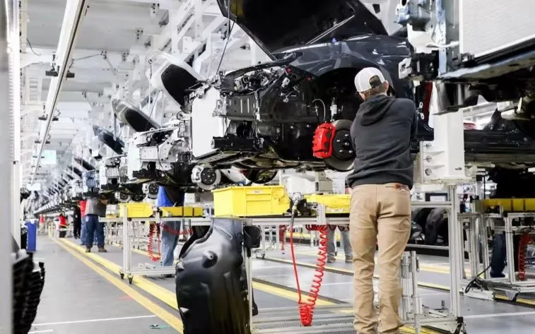 Ngành ô tô Đức mất 48.700 việc làm trong một năm