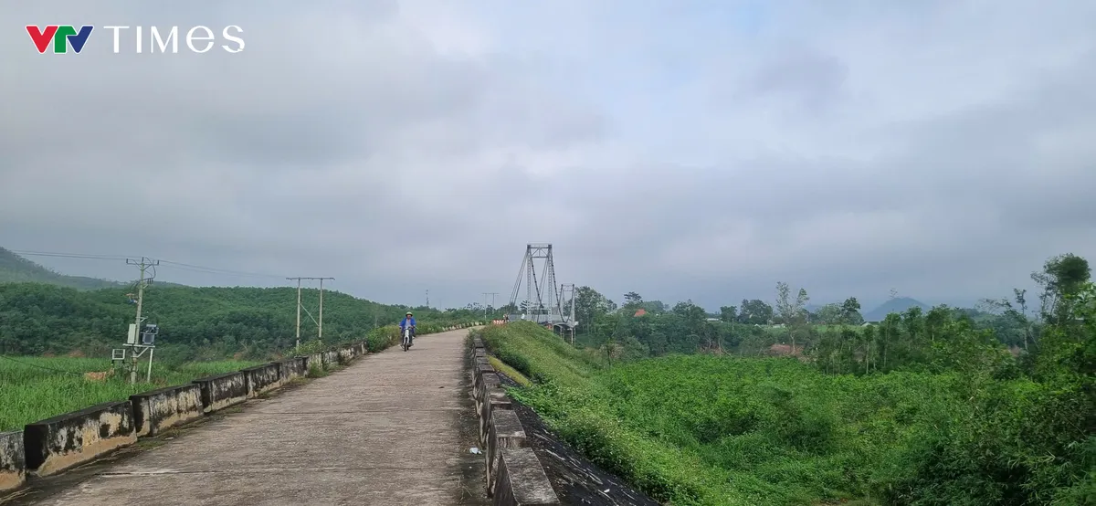 Nghệ An: Cầu treo bị x&oacute;i lở, người d&acirc;n mong muốn nhanh ch&oacute;ng khắc phục - Ảnh 4.