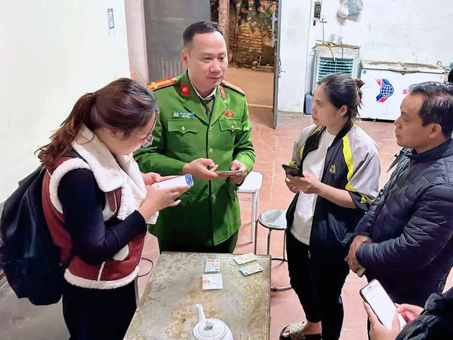 Hà Nội: đẩy mạnh tuyên truyền, hướng dẫn doanh nghiệp làm sạch dữ liệu phương tiện và GPLX - Ảnh 2.