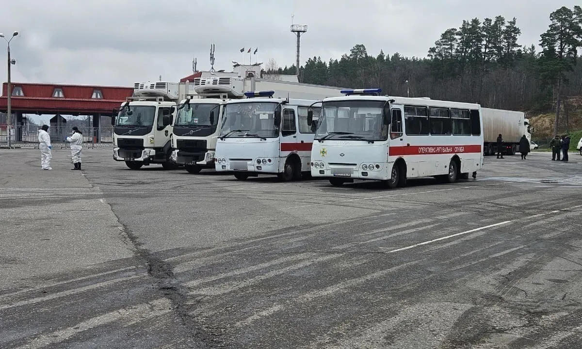 Nga trao trả 1.000 thi thể binh sĩ Ukraine - Ảnh 2.