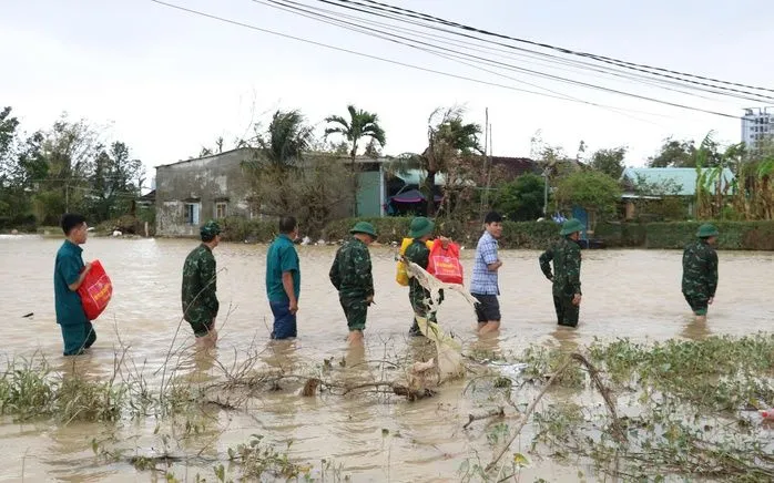 Mưa lũ trong những ngày qua đã gây ngập lụt nghiêm trọng tại vùng đông tỉnh Lắk Lắk.