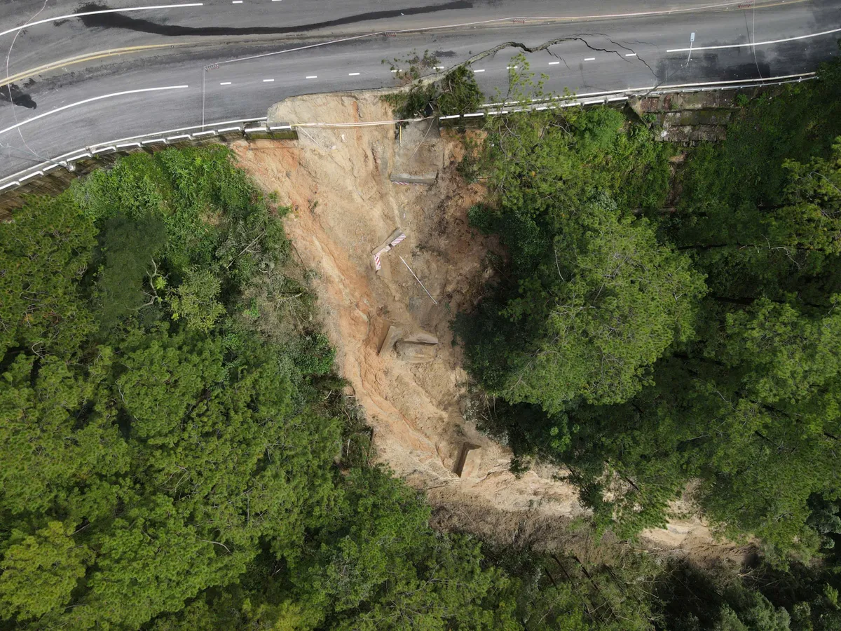 Phó Thủ tướng Hồ Quốc Dũng kiểm tra, chỉ đạo ứng phó và khắc phục thiên tai tại Lâm Đồng - Ảnh 5.