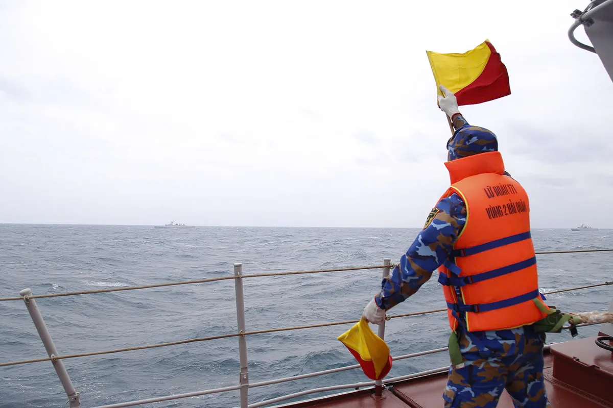 Hải quân Việt Nam và Trung Quốc hoàn thành Tuần tra liên hợp lần thứ 39 trên Vịnh Bắc Bộ - Ảnh 5.