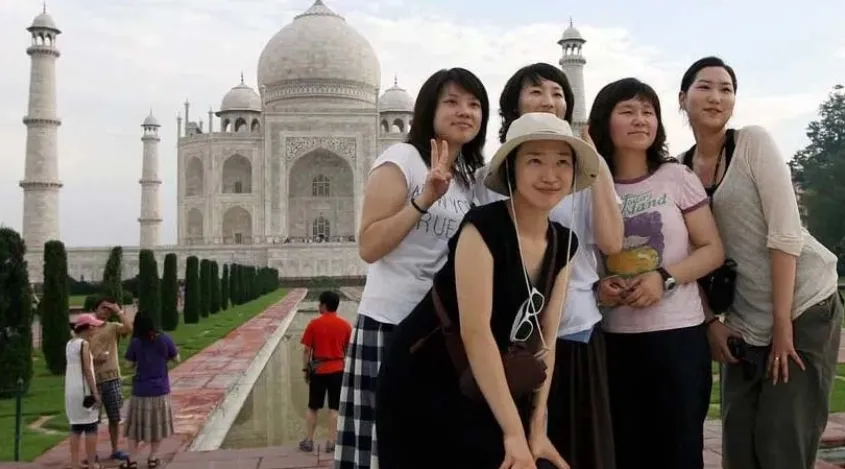 Ấn Độ nối lại cấp thị thực du lịch cho công dân Trung Quốc trên toàn cầu - Ảnh 1.