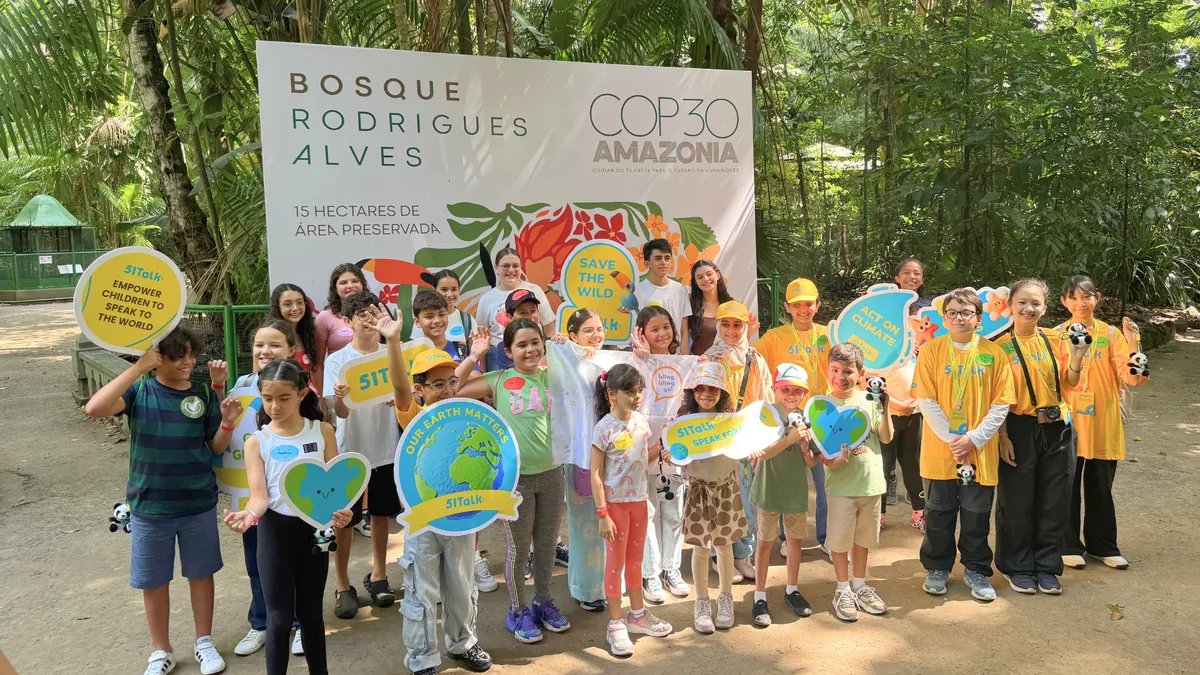 Thiếu nhi Việt Nam đầu tiên phát biểu tại Diễn đàn COP30 ở Brazil- Ảnh 2. Thiếu nhi Việt Nam đầu tiên phát biểu tại Diễn đàn COP30 ở Brazil- Ảnh 2.