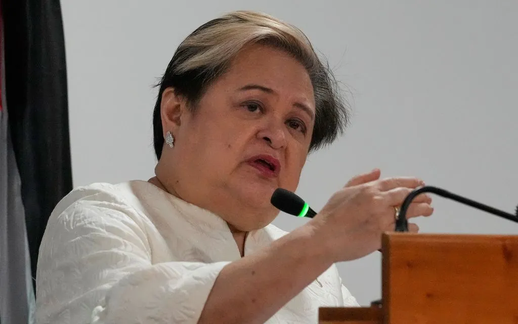 Ngoại trưởng Philippines Theresa Lazaro (Ảnh: AP)