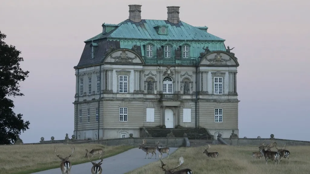 Vẻ đẹp tráng lệ từ những tòa lâu đài nổi tiếng Đan Mạch- Ảnh 3.