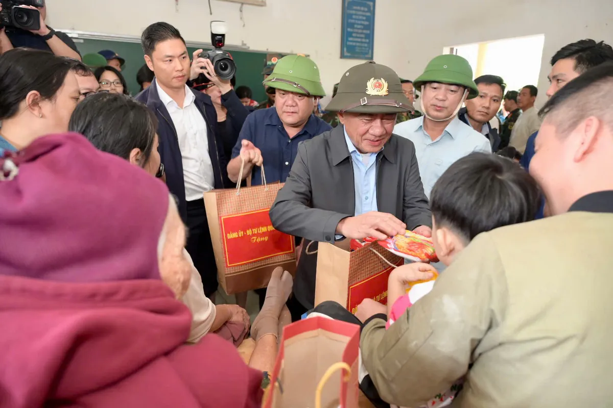 TP Hồ Chí Minh kích hoạt đồng loạt tất cả các biện pháp để chi viện cho Khánh Hòa- Ảnh 1.