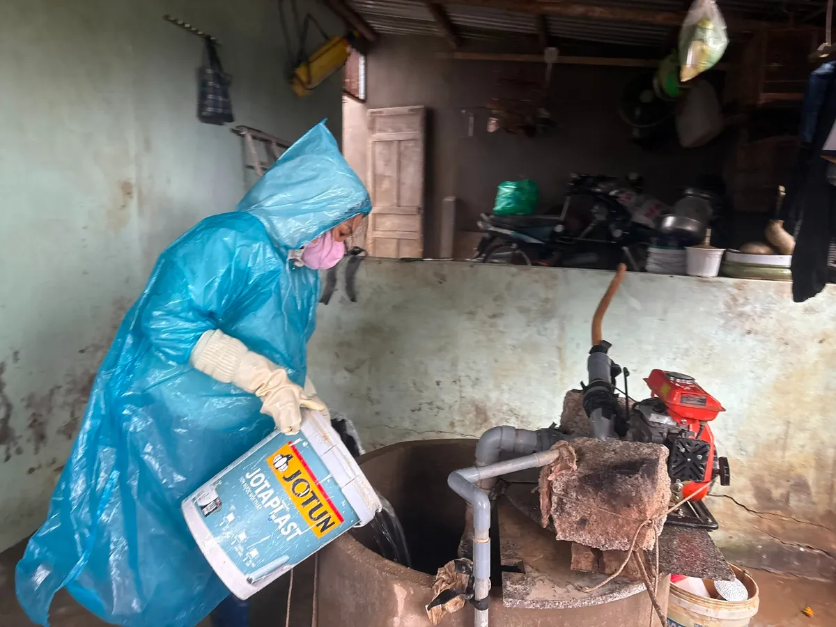 Gia Lai ra quân xử lý môi trường sau mưa lũ, ngăn dịch bùng phát- Ảnh 1. Gia Lai ra quân xử lý môi trường sau mưa lũ, ngăn dịch bùng phát- Ảnh 1.