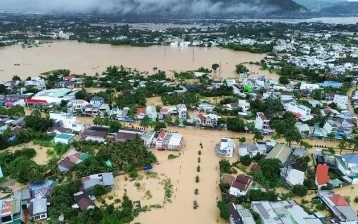 Nha Trang (Khánh Hòa) bị ngập lụt sâu.