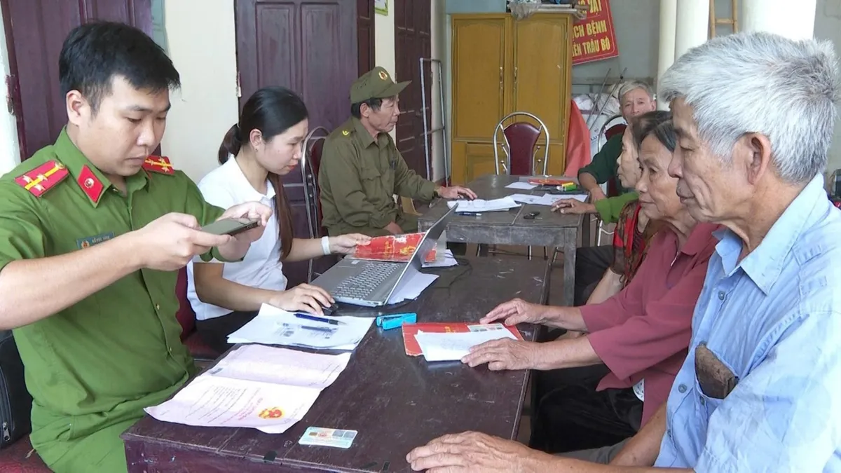 Xã Triệu Sơn: Tăng tốc chiến dịch “làm giàu, làm sạch dữ liệu đất đai” - Ảnh 1.