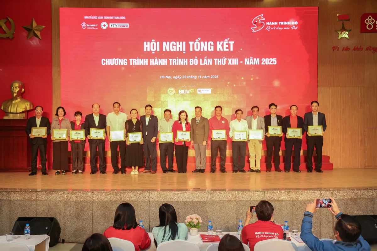 Hơn 1 triệu đơn vị máu được hiến tặng qua 13 năm tổ chức Hành trình Đỏ - Ảnh 3.