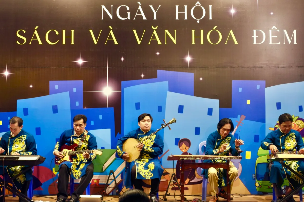 Tour đêm Đường sách có đủ sức thành điểm nhấn cho du lịch TP Hồ Chí Minh?- Ảnh 14.