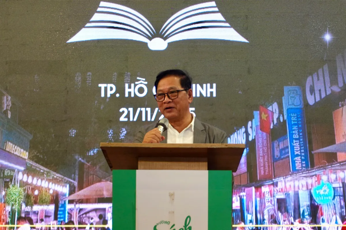 Tour đêm Đường sách có đủ sức thành điểm nhấn cho du lịch TP Hồ Chí Minh?- Ảnh 5.