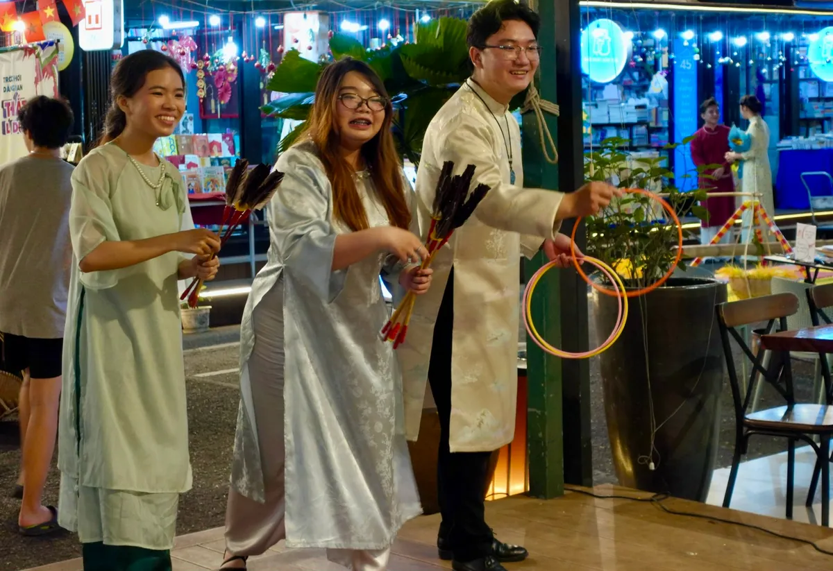 Tour đêm Đường sách có đủ sức thành điểm nhấn cho du lịch TP Hồ Chí Minh?- Ảnh 7.