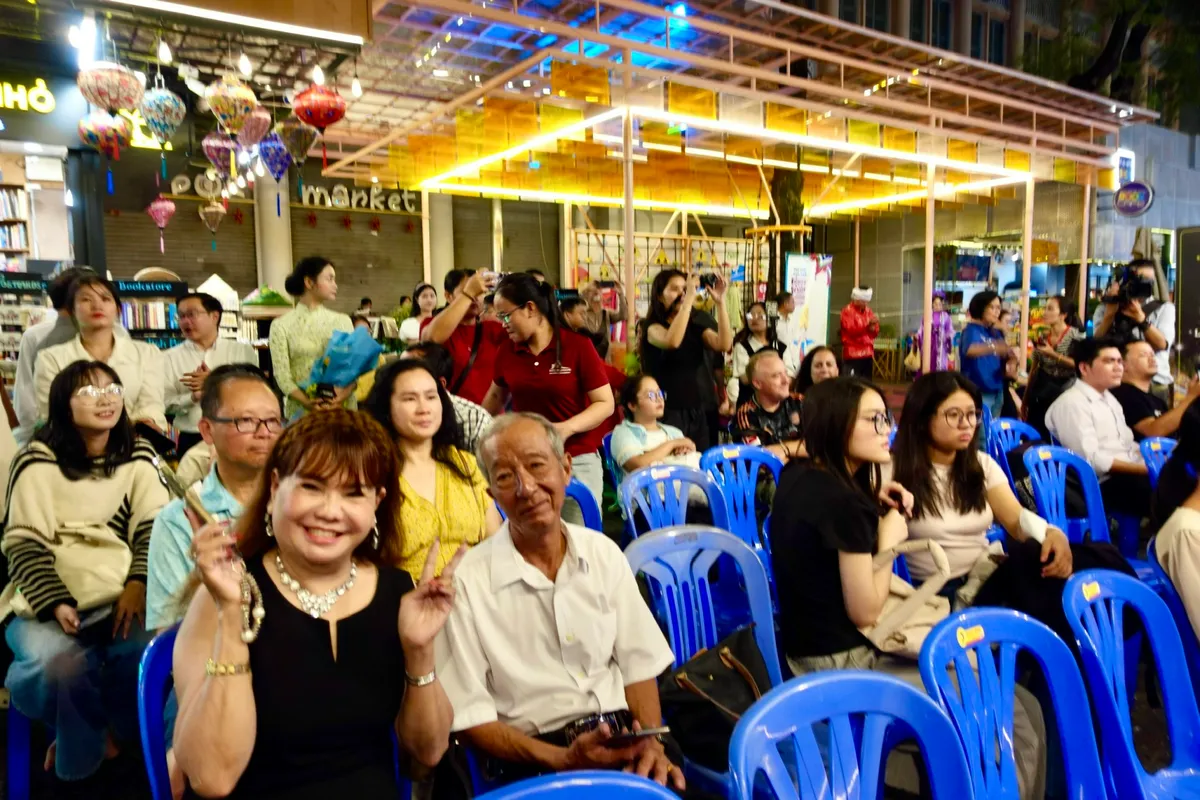 Tour đêm Đường sách có đủ sức thành điểm nhấn cho du lịch TP Hồ Chí Minh?- Ảnh 17.