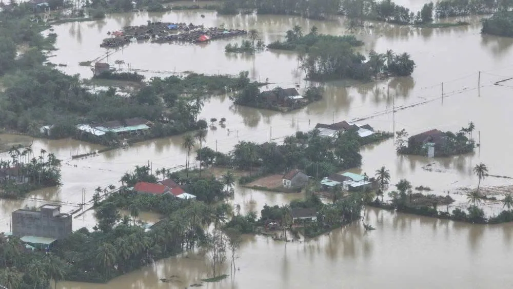 Bệnh viện Quân y 13 hỗ trợ y tế cho vùng lũ Hòa Thịnh, Đắk Lắk- Ảnh 3.