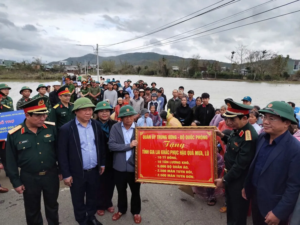 Đại tướng Phan Văn Giang: Lực lượng Quân đội phải  sát cánh cùng nhân dân - Ảnh 2.