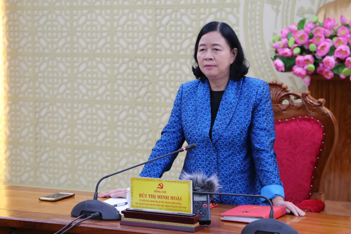 Chủ tịch Ủy ban Trung ương MTTQ Việt Nam: Không để người dân thiếu đói, khẩn trương khắc phục môi trường sau lũ - Ảnh 6.