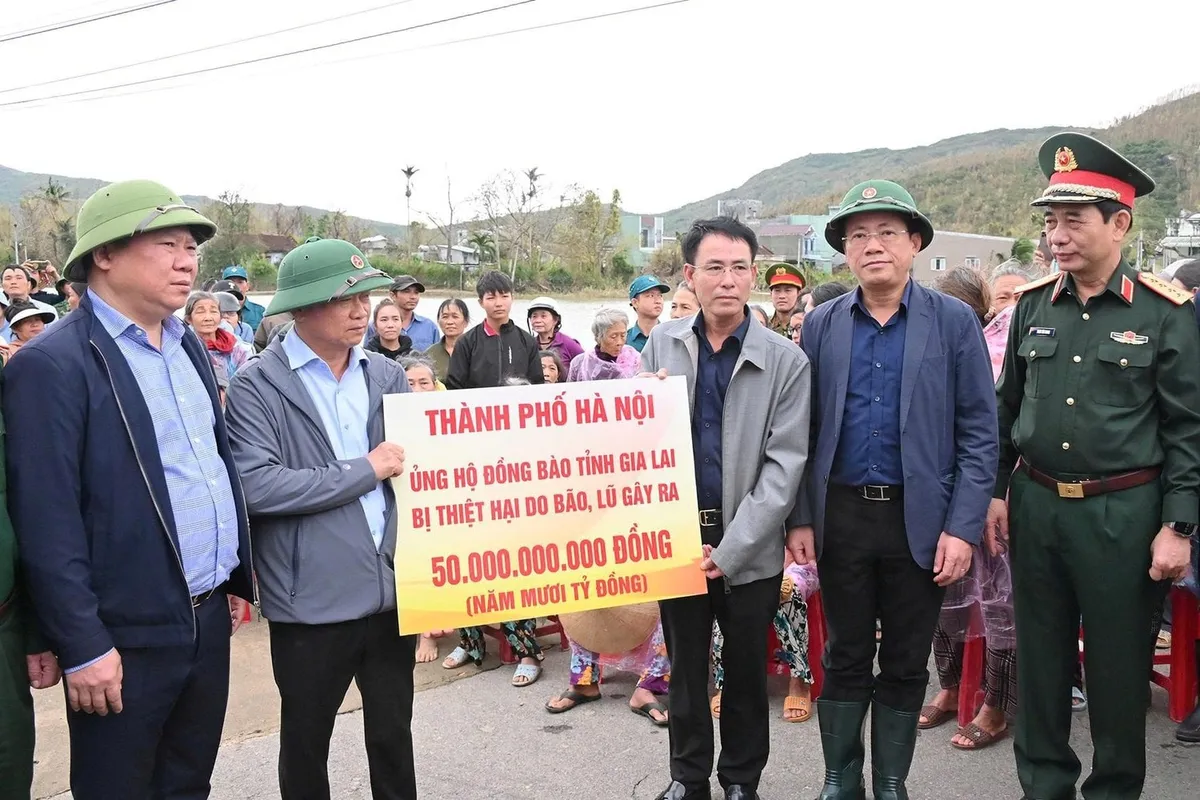 TP Hà Nội hỗ trợ các tỉnh Miền Trung Tây Nguyên khắc phục hậu quả mưa lũ - Ảnh 2.