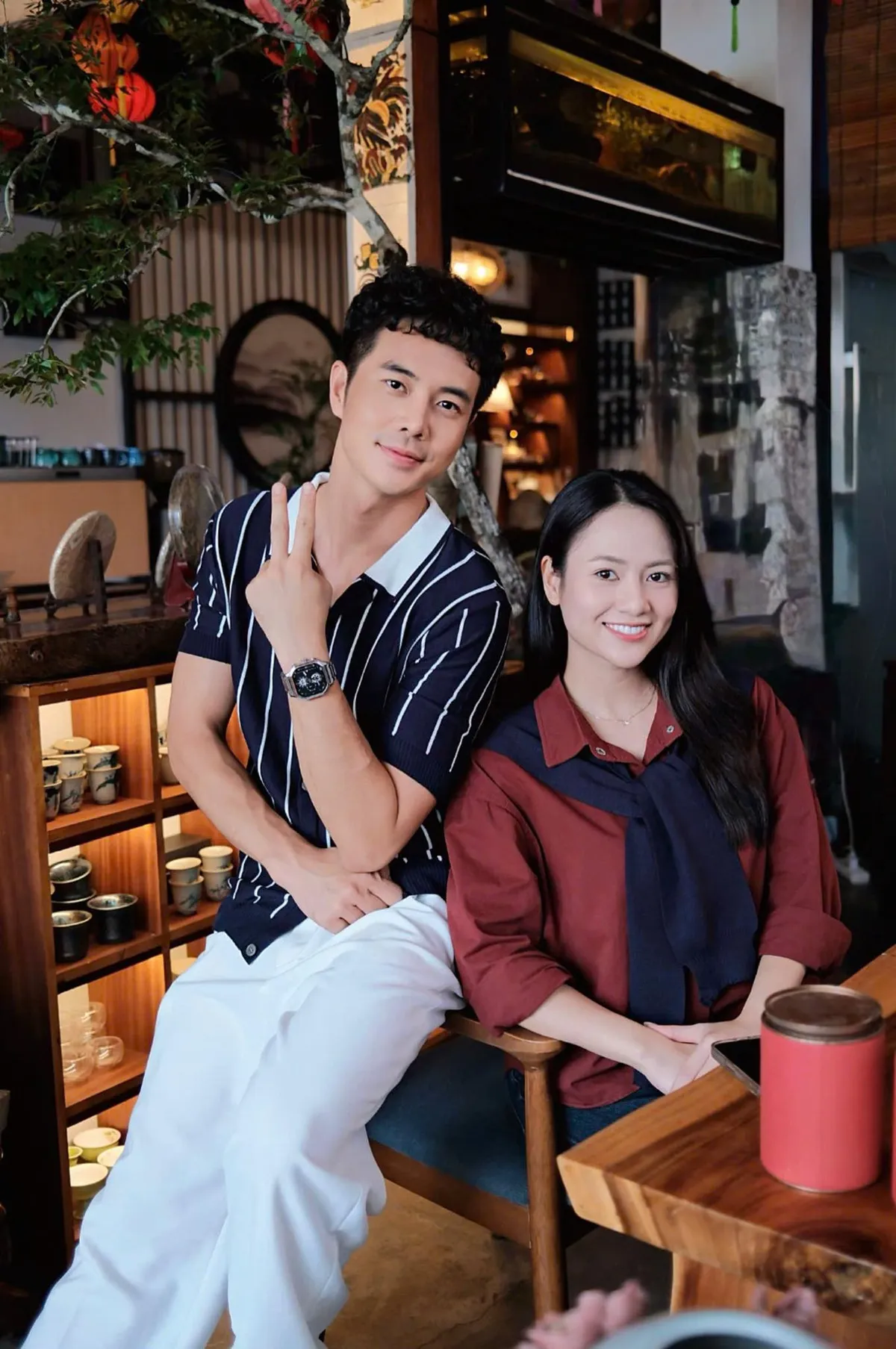 Gió ngang khoảng trời xanh: Hậu trường siêu đáng yêu của cặp Ngân và Dũng 'con bác Bơ'- Ảnh 8. Gió ngang khoảng trời xanh: Hậu trường siêu đáng yêu của cặp Ngân và Dũng 'con bác Bơ'- Ảnh 8.