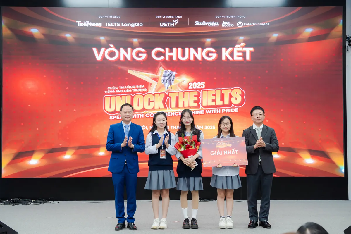 Học sinh THPT tự tin hùng biện tiếng Anh tại Chung kết Unlock The IELTS 2025- Ảnh 4.