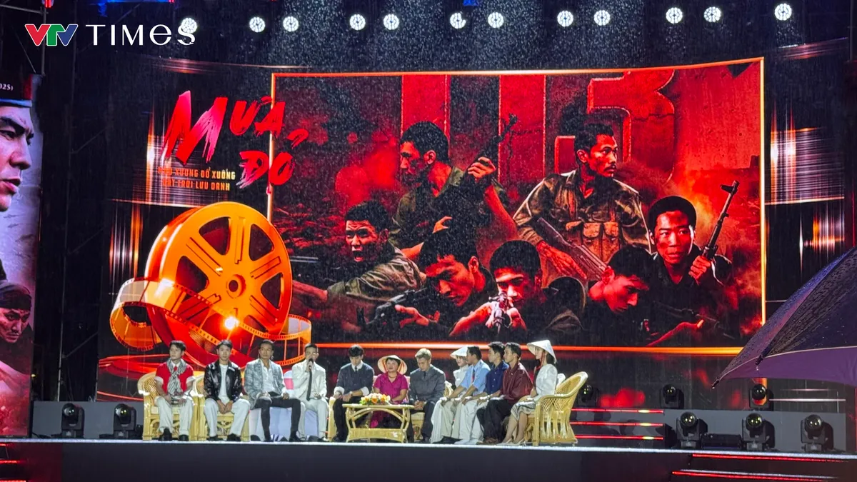 Loạt dự án điện ảnh mới được hé lộ trong cuộc giao lưu dưới mưa cùng khán giả - Ảnh 3.