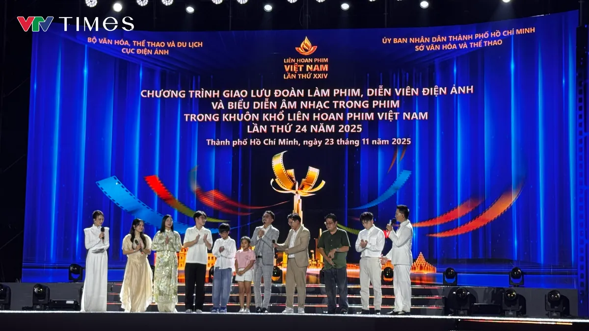 Loạt dự án điện ảnh mới được hé lộ trong cuộc giao lưu dưới mưa cùng khán giả - Ảnh 7.