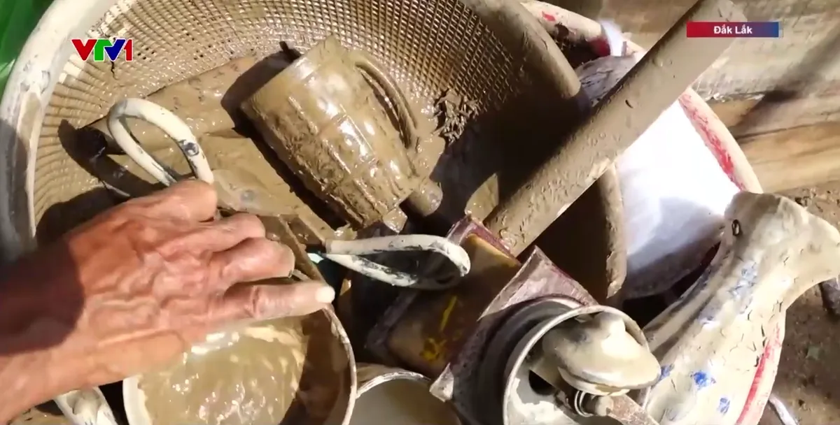 Người dân cần gì để bắt đầu lại cuộc sống sau lũ? - Ảnh 2.