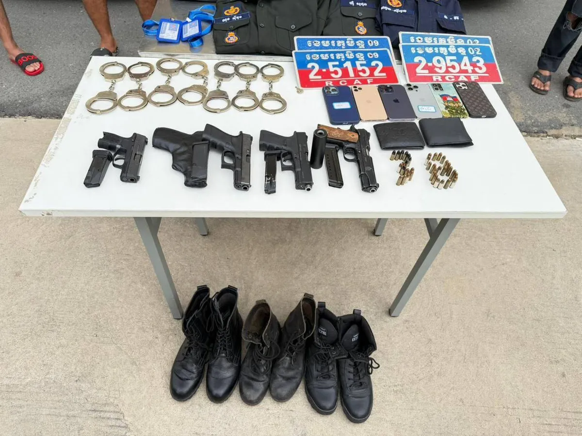 Campuchia bắt nhóm đóng giả quân cảnh để bắt cóc, tống tiền du khách - Ảnh 2.