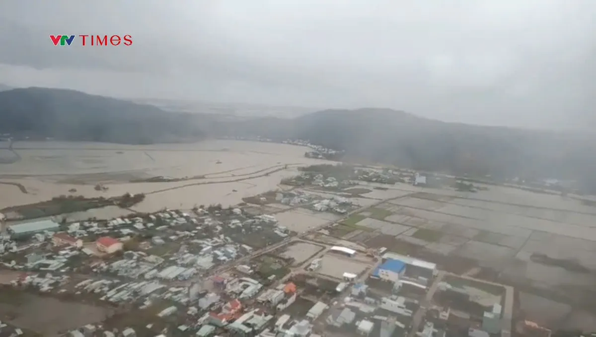 Sư đoàn 372 sẵn sàng bay cứu trợ đồng bào lũ lụt miền Trung- Ảnh 1.