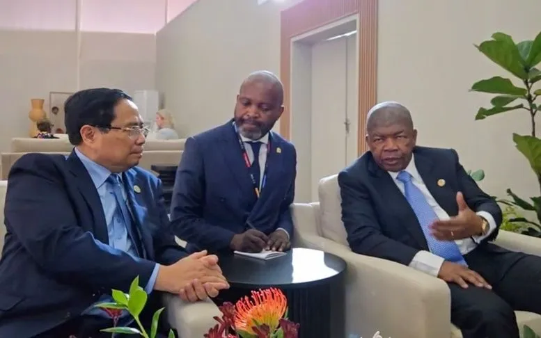Thủ tướng Chính phủ Phạm Minh Chính và Tổng thống Angola João Lourenço, Chủ tịch Liên minh châu Phi (AU) 2025 - Ảnh: VGP