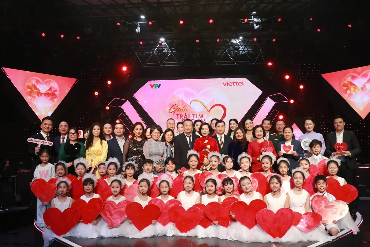 Gala Trái tim cho em: 17 năm bền bỉ nâng đỡ từng trái tim nhỏ bé - Ảnh 12.