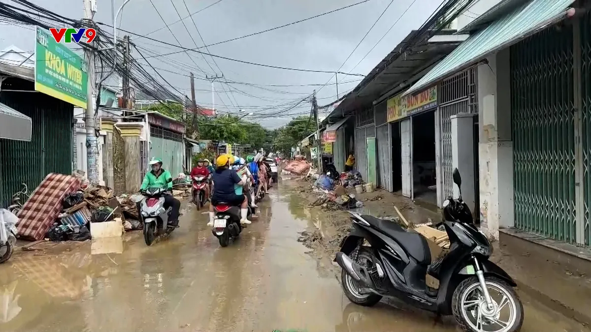 Gượng dậy sau lũ