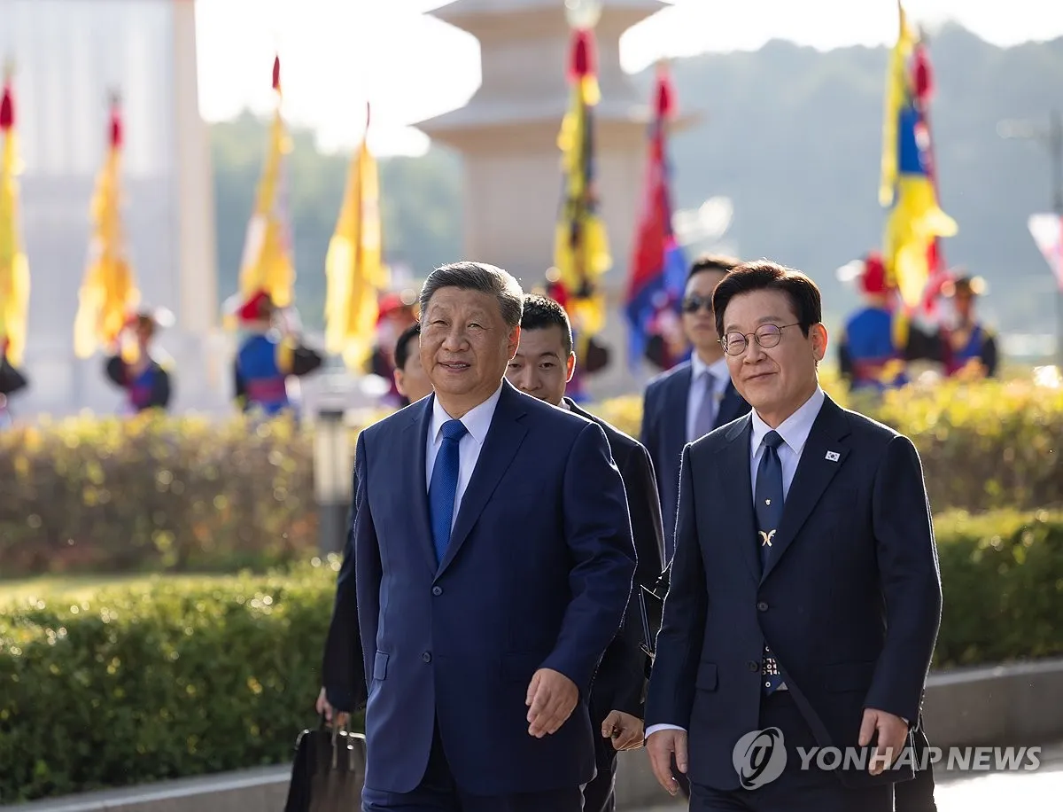 Tổng thống Hàn Quốc gặp Thủ tướng Trung Quốc, Nhật Bản tại Hội nghị thượng đỉnh G20 - Ảnh 1. Tổng thống Hàn Quốc gặp Thủ tướng Trung Quốc, Nhật Bản tại Hội nghị thượng đỉnh G20 - Ảnh 1.