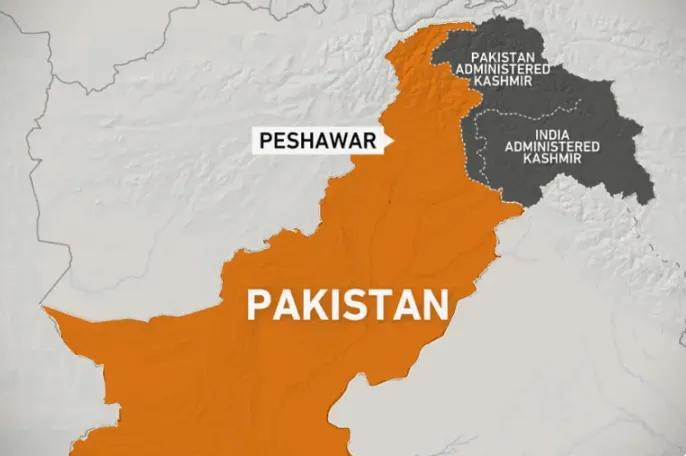 Đánh bom liều chết trụ sở lực lượng bán quân sự Pakistan, ít nhất 3 người chết - Ảnh 1.