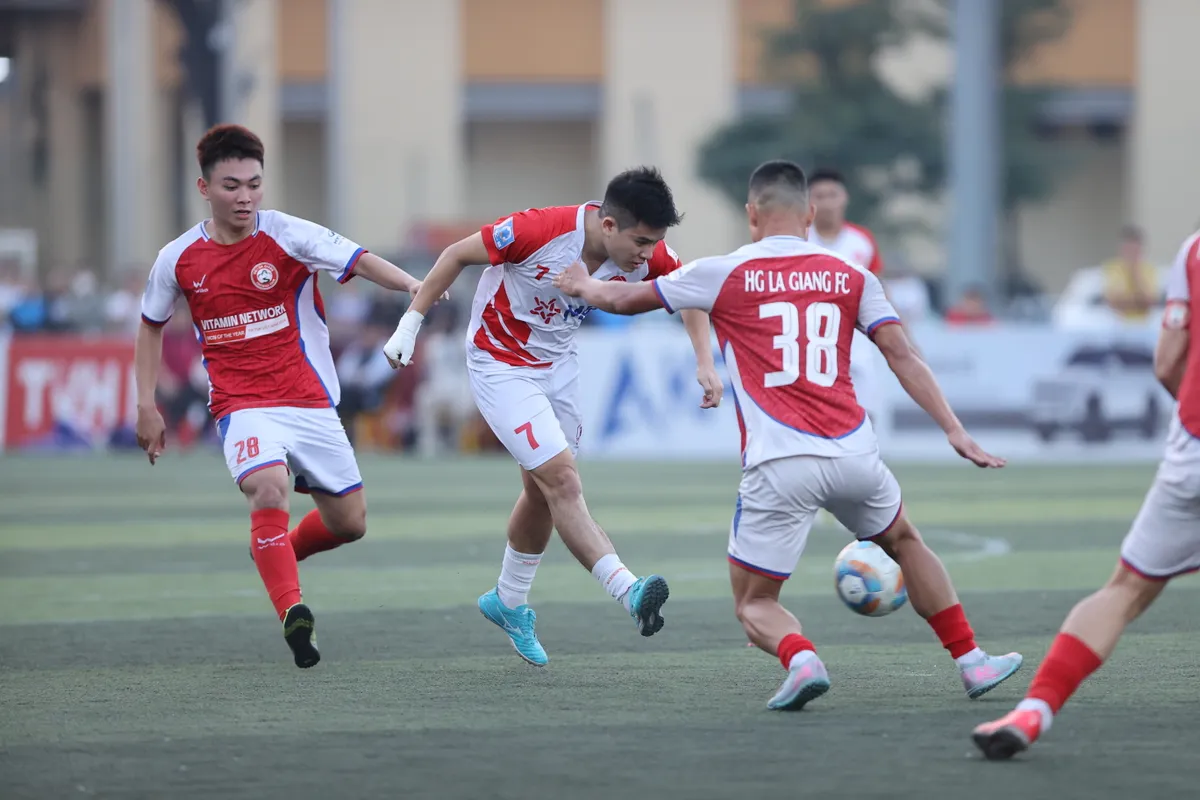 Thi&ecirc;n Kh&ocirc;i FC v&ocirc; địch giải b&oacute;ng đ&aacute; 7 người quốc gia 2025 - khu vực miền Bắc- Ảnh 1.