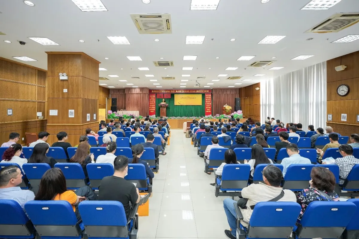 LPBank chung tay gỡ kh&oacute; cho hộ kinh doanh, tiểu thương trước "bước ngoặt" x&oacute;a bỏ thuế kho&aacute;n - Ảnh 1.