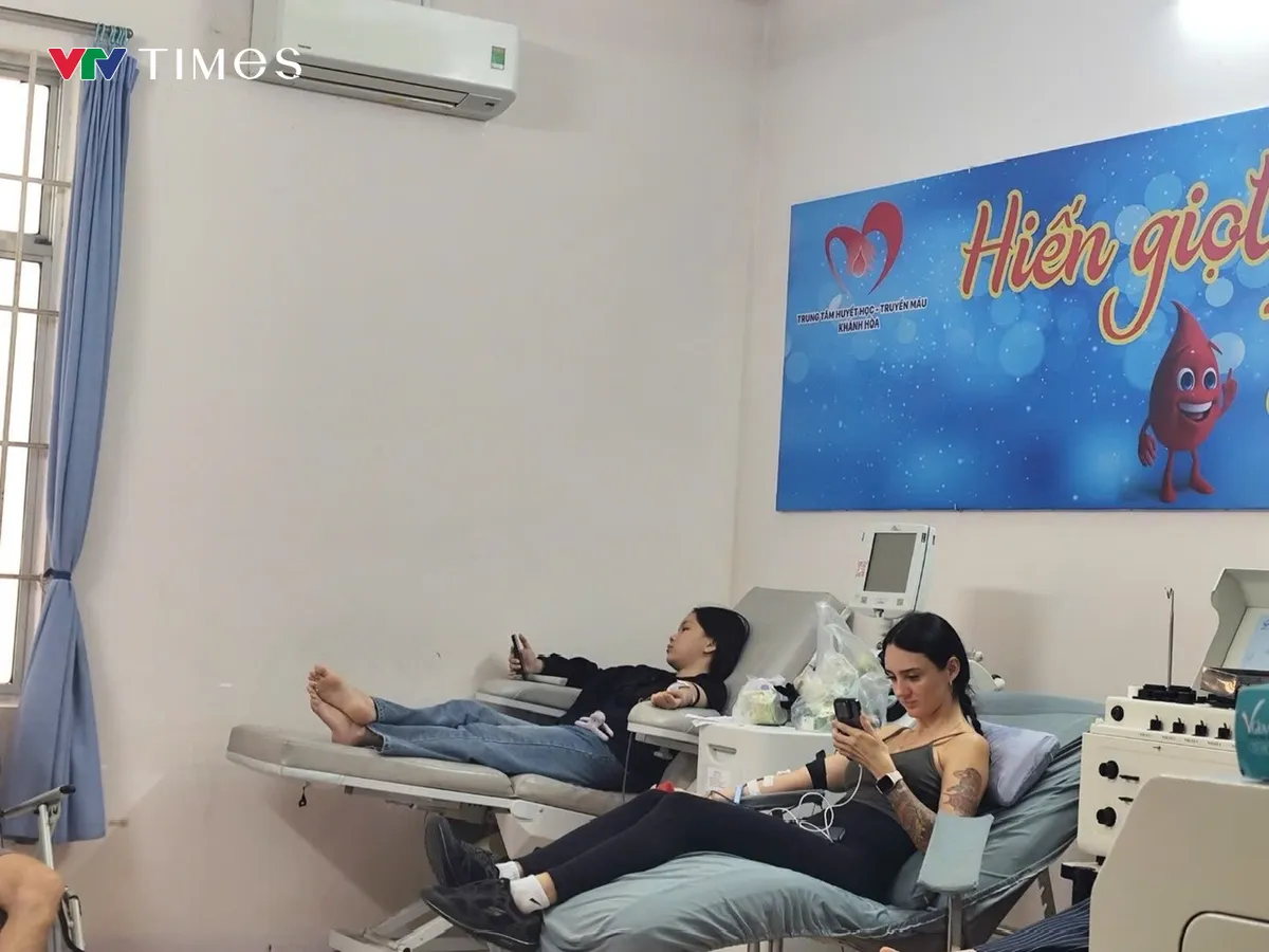 Khánh Hòa: Cộng đồng chung tay hiến máu điều trị trong những ngày ngập lụt - Ảnh 2.