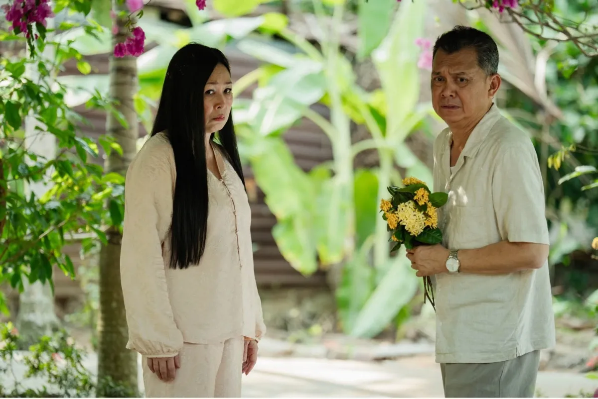 NSƯT Hữu Châu đưa vai diễn gắn bó 20 năm từ sân khấu kịch lên phim - Ảnh 8.